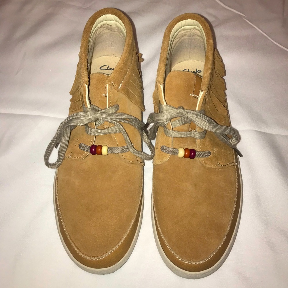 🍁 Clarks Fringe Tan Chukka Boot - Suede Leather Juniors Like New ❄️